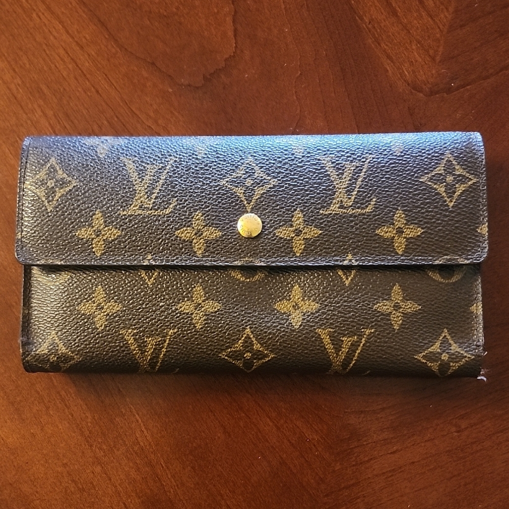 AUTHENTIC Louis Vuitton Checkbook Monogram Wallet